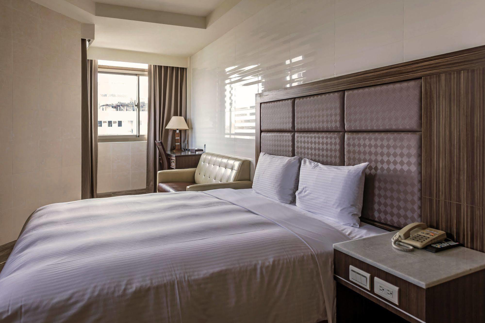 Maple Hotel Đài Nam Ngoại thất bức ảnh