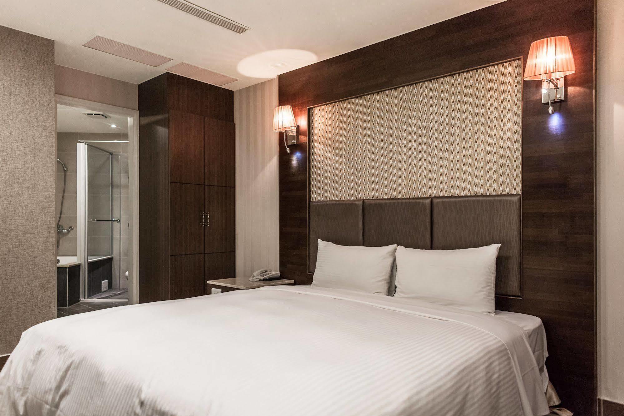 Maple Hotel Đài Nam Ngoại thất bức ảnh
